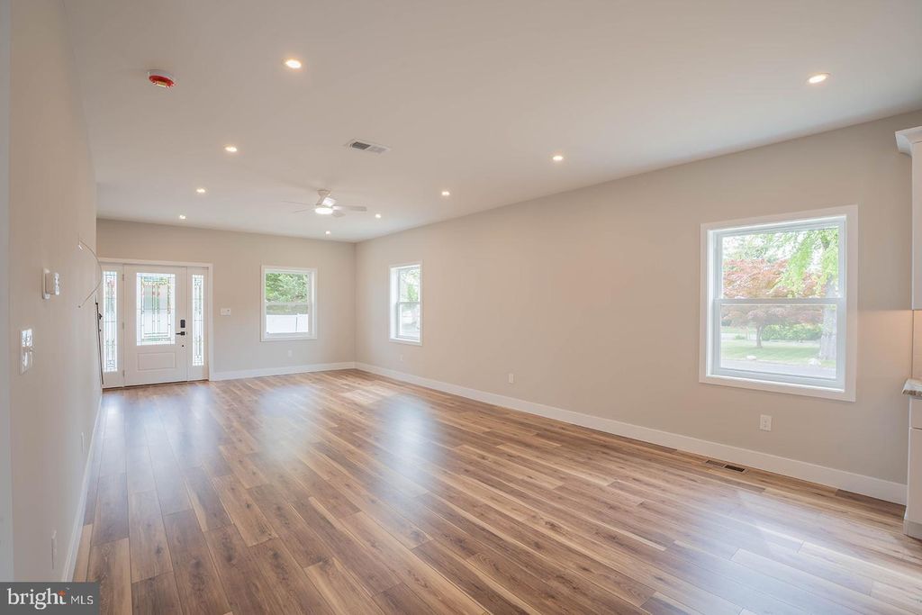 4159 LINDEN AVE, FEASTERVILLE-TREVOSE, PA 19053 — photo 5