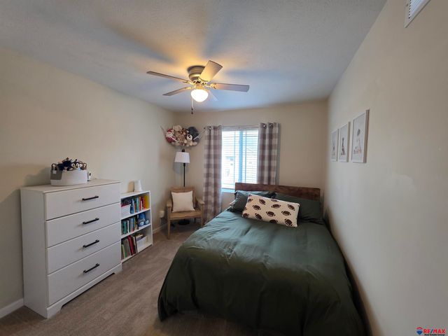 8303 King Street, Omaha, NE 68122