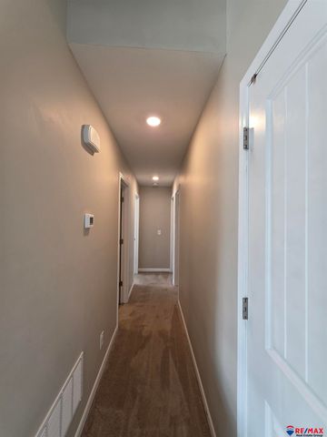 8303 King Street, Omaha, NE 68122