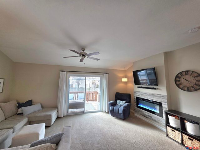 8303 King Street, Omaha, NE 68122