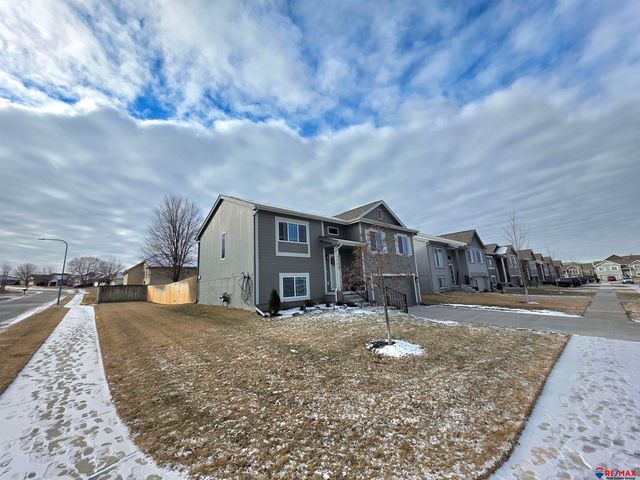 8303 King Street, Omaha, NE 68122