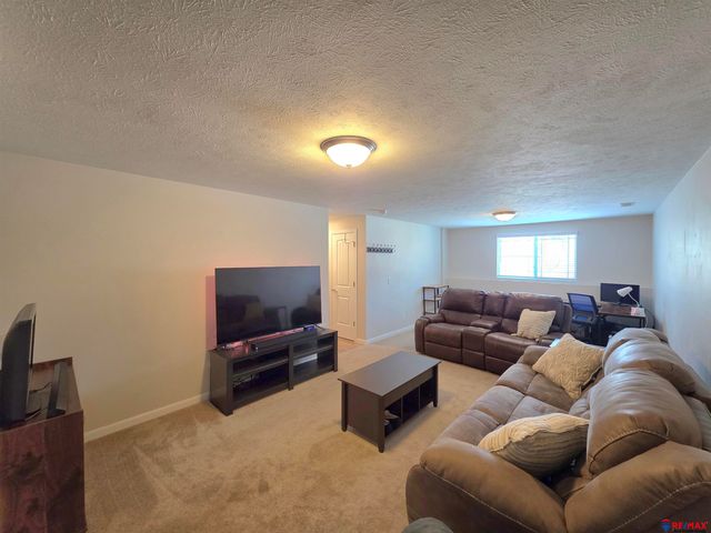 8303 King Street, Omaha, NE 68122