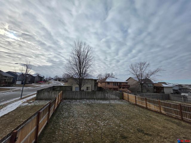 8303 King Street, Omaha, NE 68122