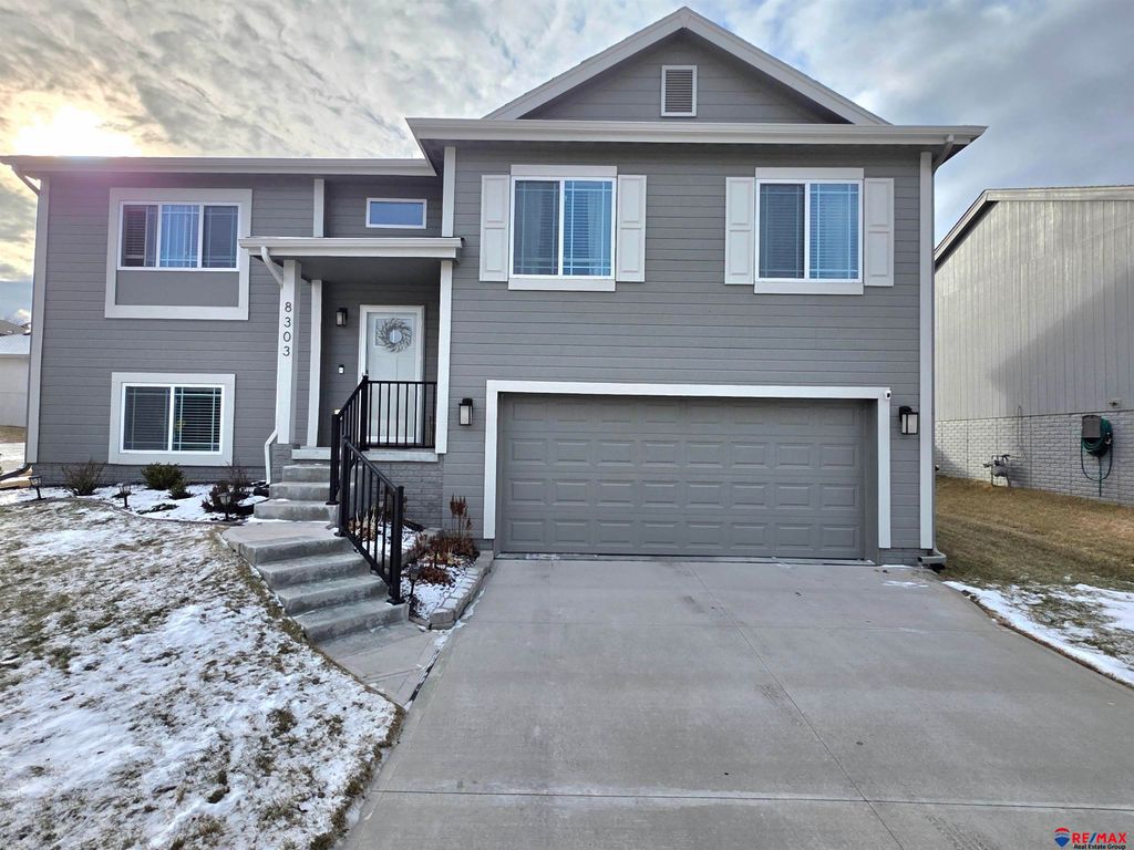 8303 King Street, Omaha, NE 68122