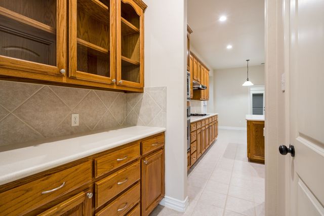 1806 E Branch Hollow Drive, Carrollton, TX 75007