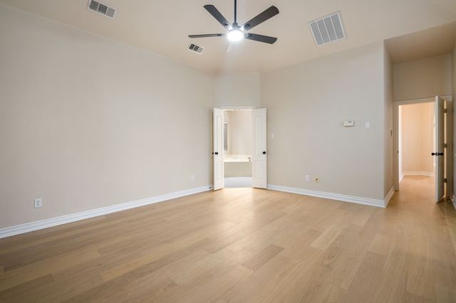 1806 E Branch Hollow Drive, Carrollton, TX 75007