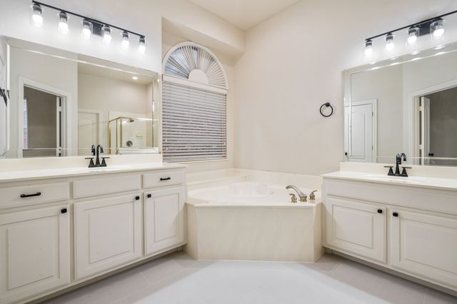 1806 E Branch Hollow Drive, Carrollton, TX 75007