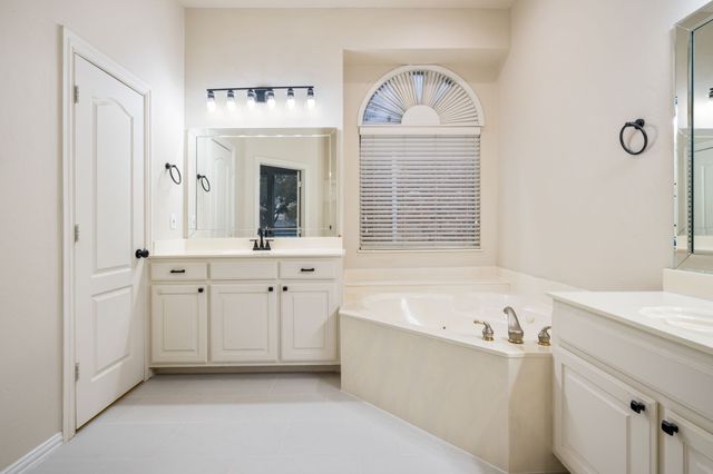 1806 E Branch Hollow Drive, Carrollton, TX 75007