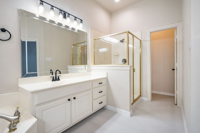 1806 E Branch Hollow Drive, Carrollton, TX 75007