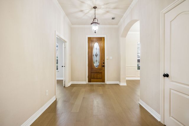 1806 E Branch Hollow Drive, Carrollton, TX 75007