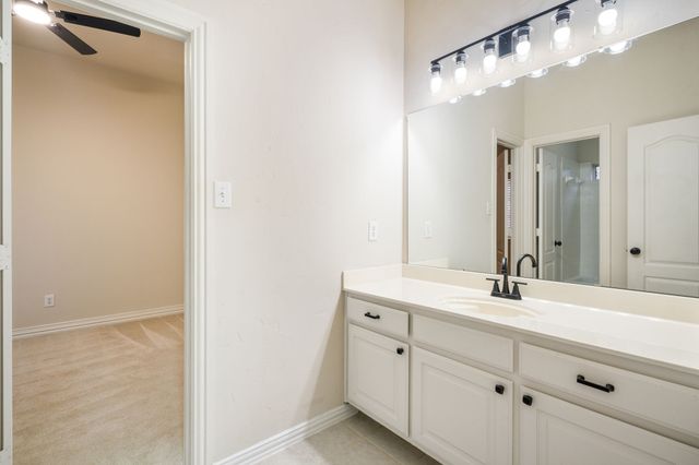 1806 E Branch Hollow Drive, Carrollton, TX 75007