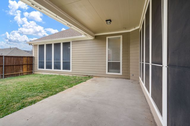 1806 E Branch Hollow Drive, Carrollton, TX 75007