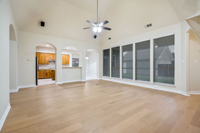 1806 E Branch Hollow Drive, Carrollton, TX 75007