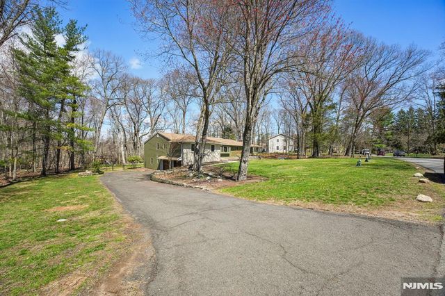 217 Osage Lane, Franklin Lakes, NJ 07417
