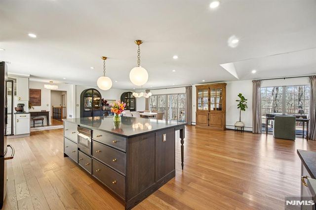 217 Osage Lane, Franklin Lakes, NJ 07417