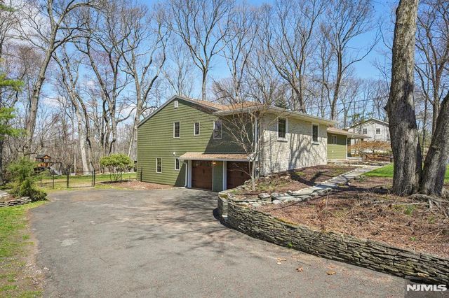 217 Osage Lane, Franklin Lakes, NJ 07417