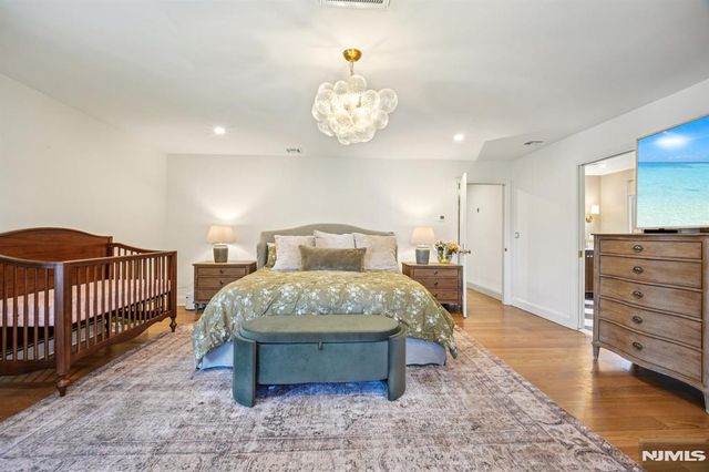 217 Osage Lane, Franklin Lakes, NJ 07417