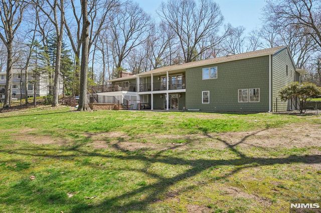 217 Osage Lane, Franklin Lakes, NJ 07417