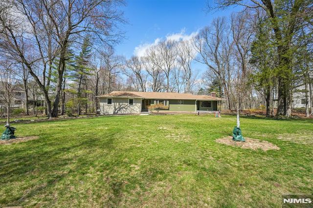217 Osage Lane, Franklin Lakes, NJ 07417