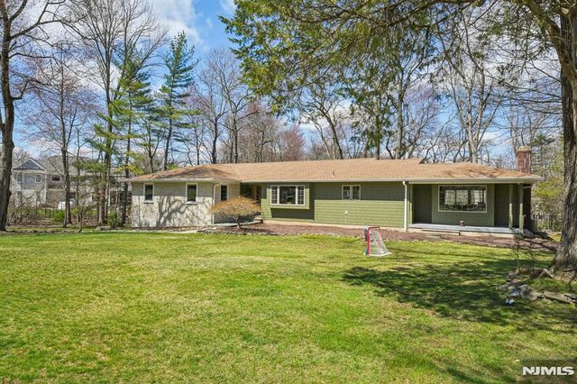 217 Osage Lane, Franklin Lakes, NJ 07417