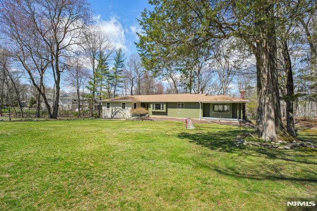 217 Osage Lane, Franklin Lakes, NJ 07417