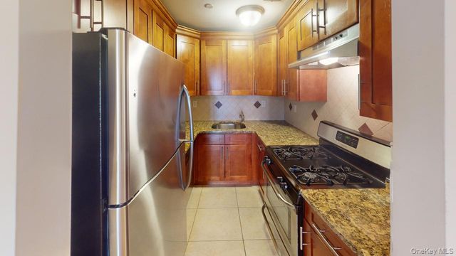 135-23 82nd Avenue 3E, Briarwood, NY 11432
