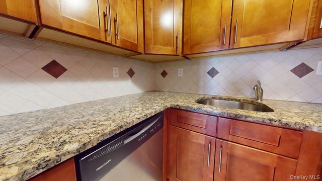 135-23 82nd Avenue 3E, Briarwood, NY 11432