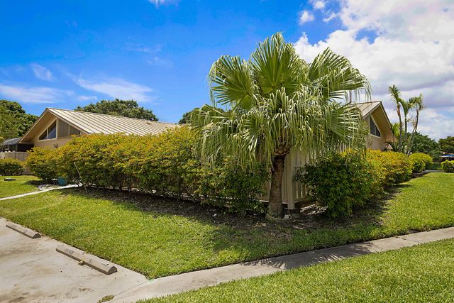 5729 Golden Eagle Circle, Palm Beach Gardens, FL 33418