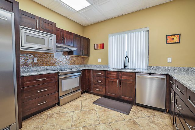 5729 Golden Eagle Circle, Palm Beach Gardens, FL 33418