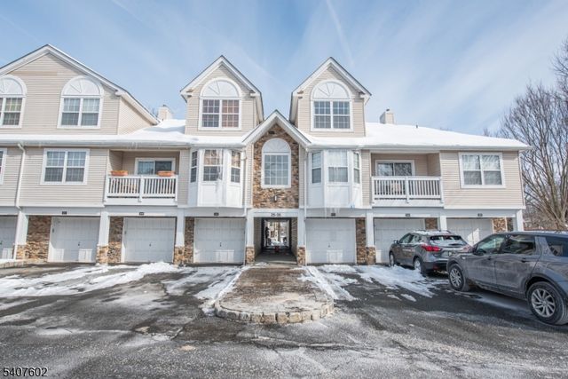 27 Loch Ln, Roxbury Twp., NJ 07852