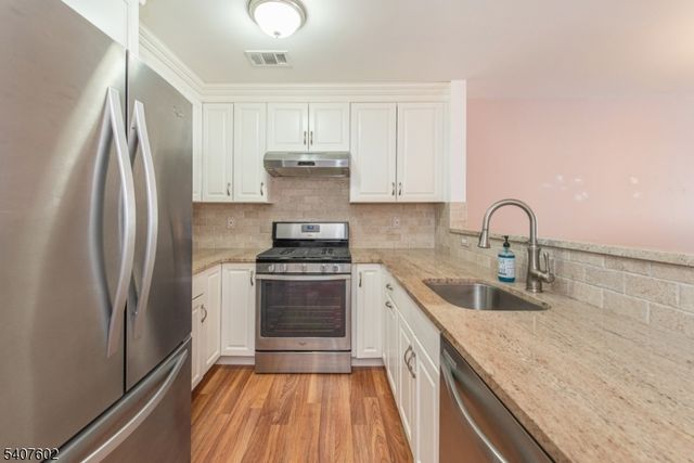 27 Loch Ln, Roxbury Twp., NJ 07852