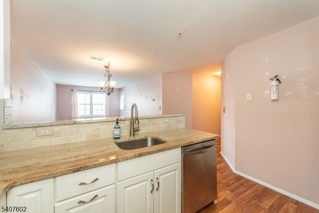 27 Loch Ln, Roxbury Twp., NJ 07852