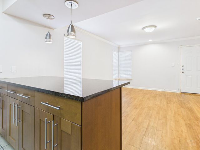7685 Northcross DR 500, Austin, TX 78757