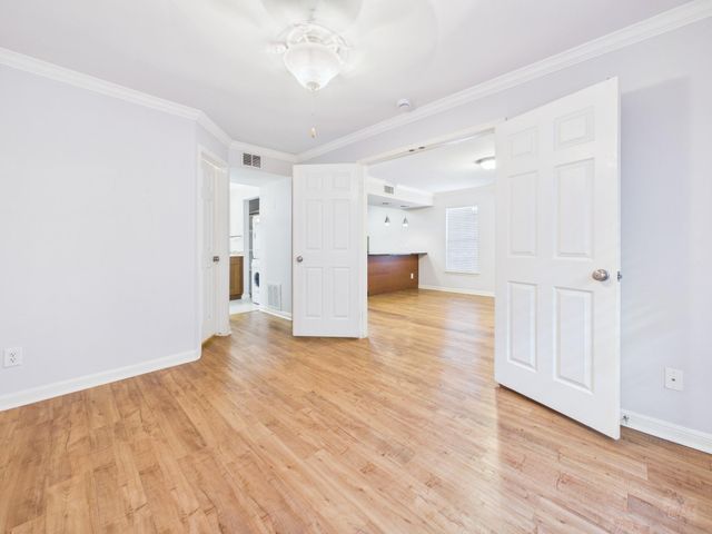 7685 Northcross DR 500, Austin, TX 78757
