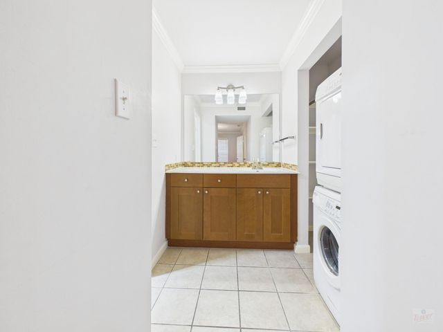 7685 Northcross DR 500, Austin, TX 78757