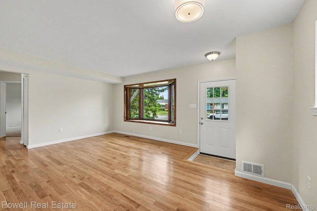 18166 Davidson, Fraser, MI 48026