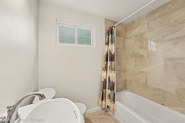 18166 Davidson, Fraser, MI 48026