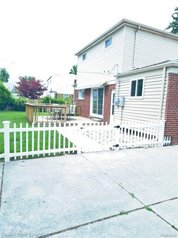 18166 Davidson, Fraser, MI 48026