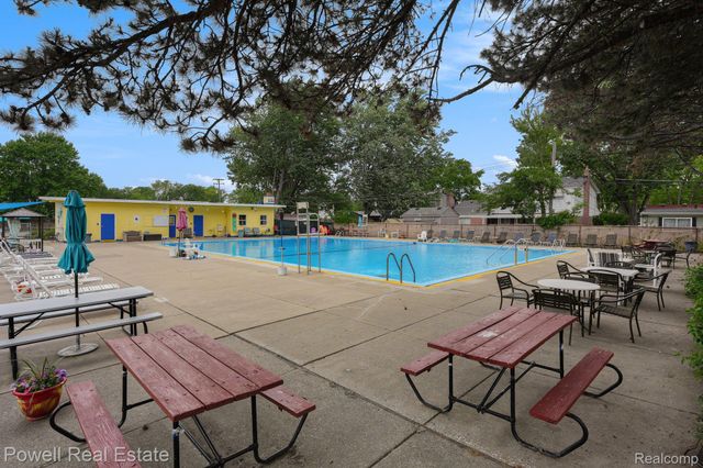18166 Davidson, Fraser, MI 48026