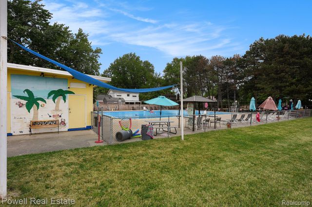 18166 Davidson, Fraser, MI 48026