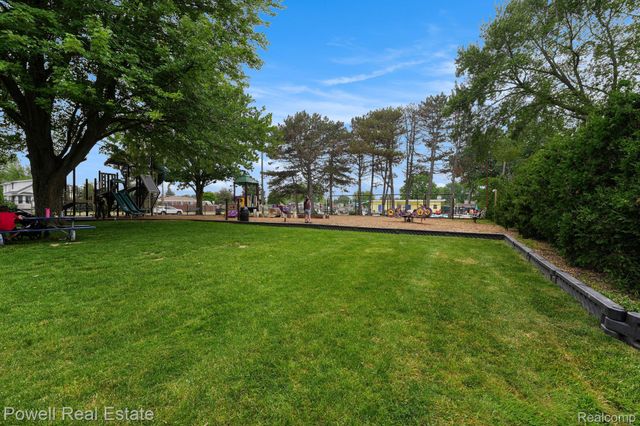 18166 Davidson, Fraser, MI 48026