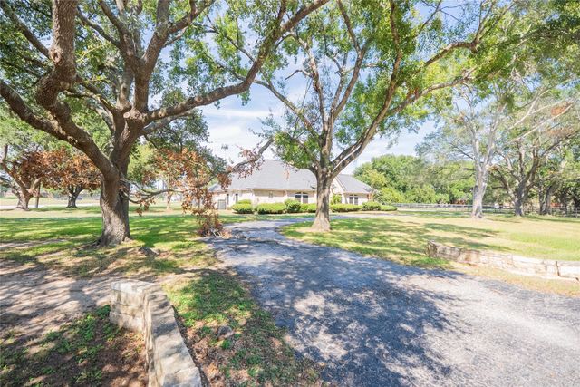 26910 Willow Ln, Katy, TX 77494