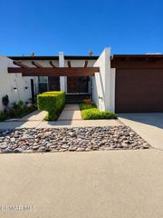 744 Woodlawn Drive, Thousand Oaks, CA 91360