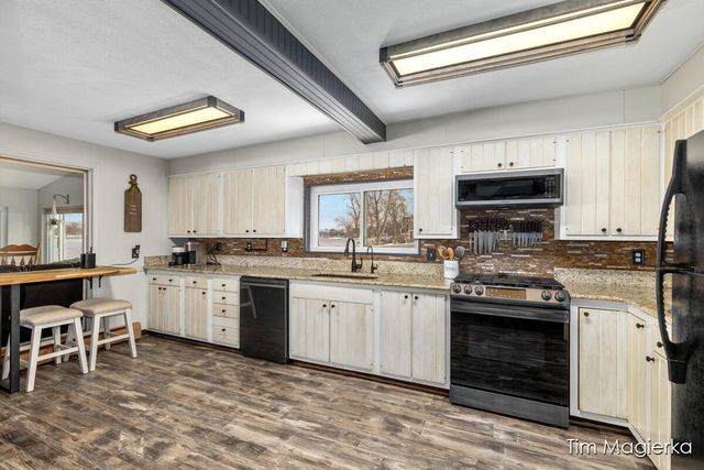 12860 Merlau Avenue, Plainwell, MI 49080