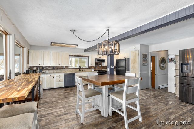 12860 Merlau Avenue, Plainwell, MI 49080