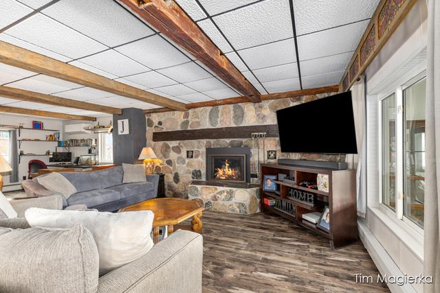 12860 Merlau Avenue, Plainwell, MI 49080