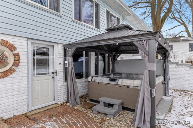 12860 Merlau Avenue, Plainwell, MI 49080