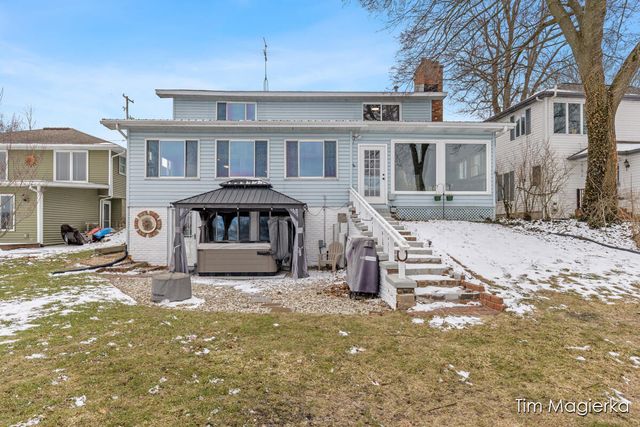 12860 Merlau Avenue, Plainwell, MI 49080