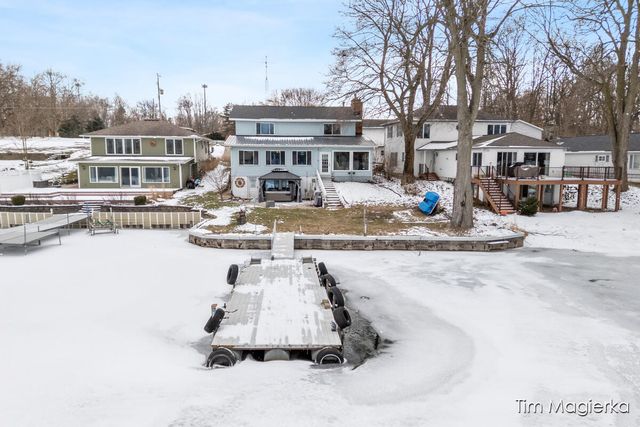 12860 Merlau Avenue, Plainwell, MI 49080