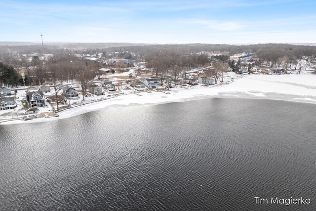 12860 Merlau Avenue, Plainwell, MI 49080